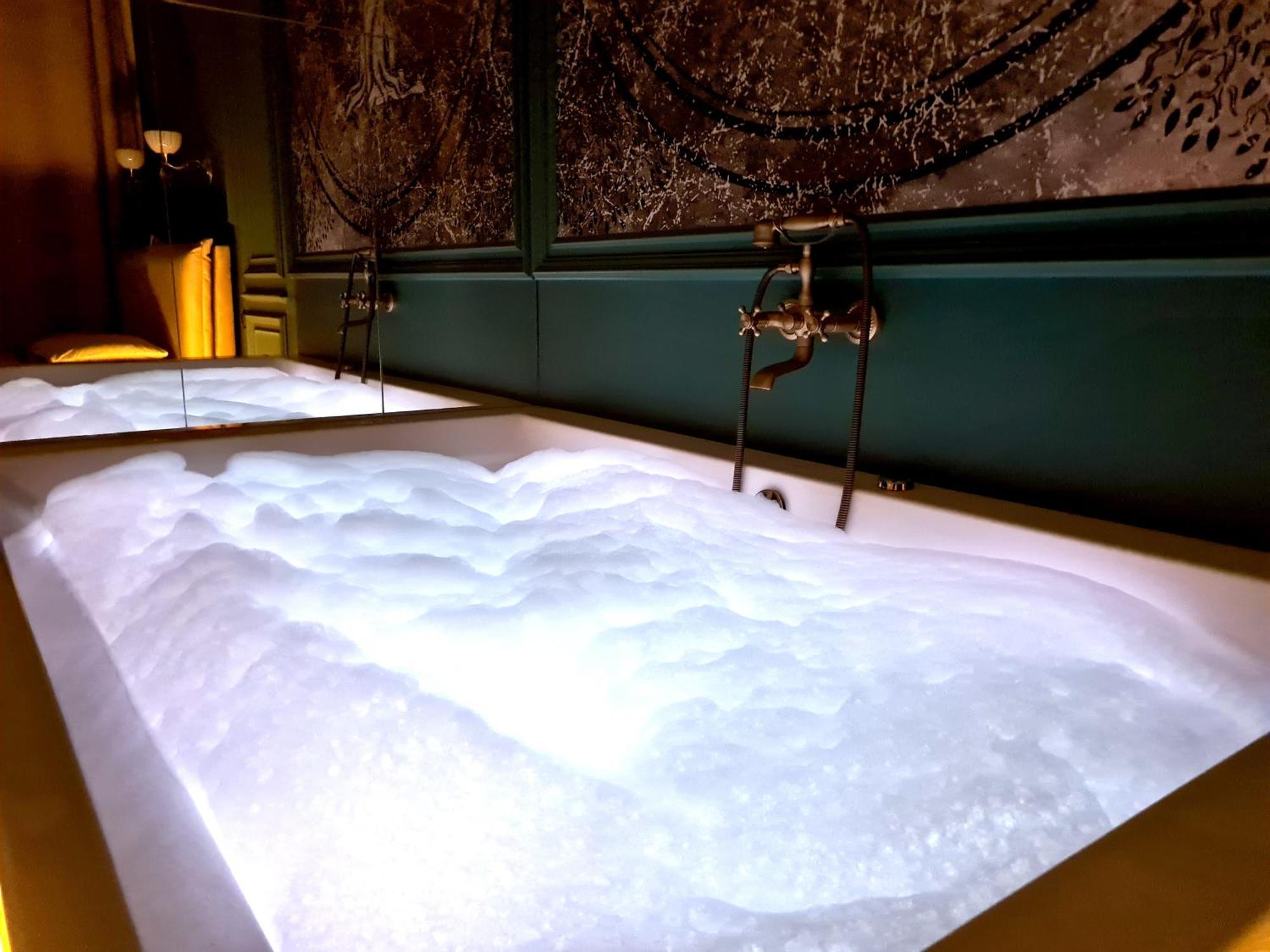 クラクフArt Jacuzzi Koletekアパートメント エクステリア 写真
